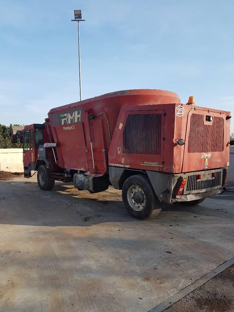 Futtermischwagen del tipo Sonstige Voermengmachine RMH Premium 21, Gebrauchtmaschine In Stegeren (Immagine 2)