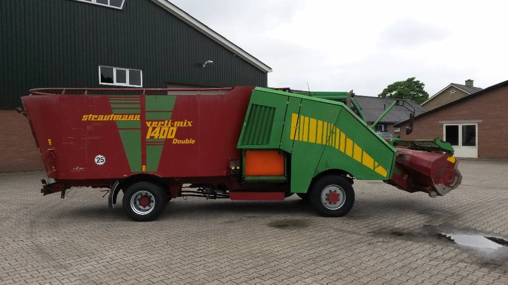 Futtermischwagen del tipo Sonstige Voermengwagen Strautmann Verti-Mix 1400 Double SF, Gebrauchtmaschine In Stegeren (Immagine 2)