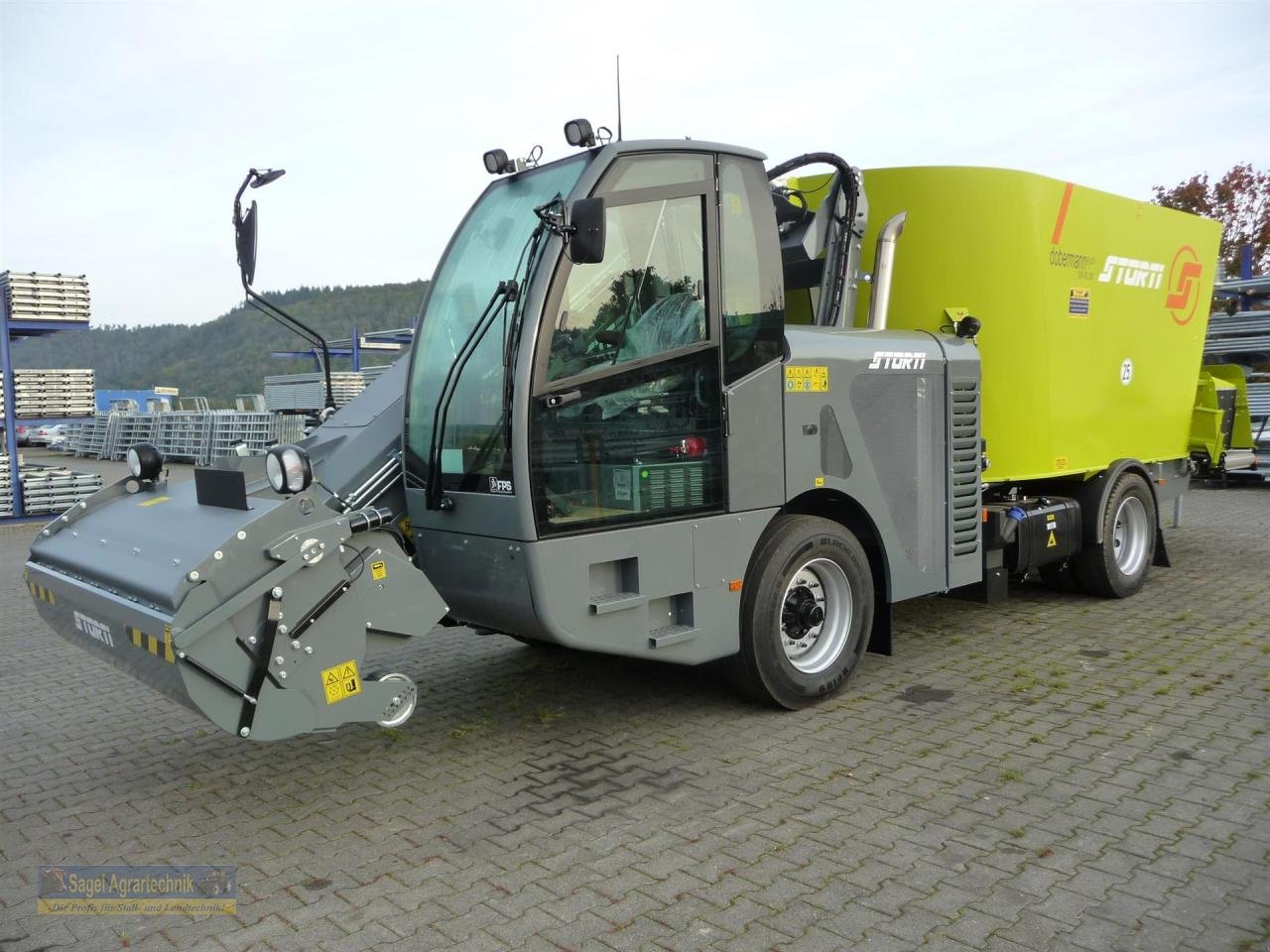 Futtermischwagen van het type Storti Dobermann SW AS EVO3, Neumaschine in Rhaunen (Foto 1)