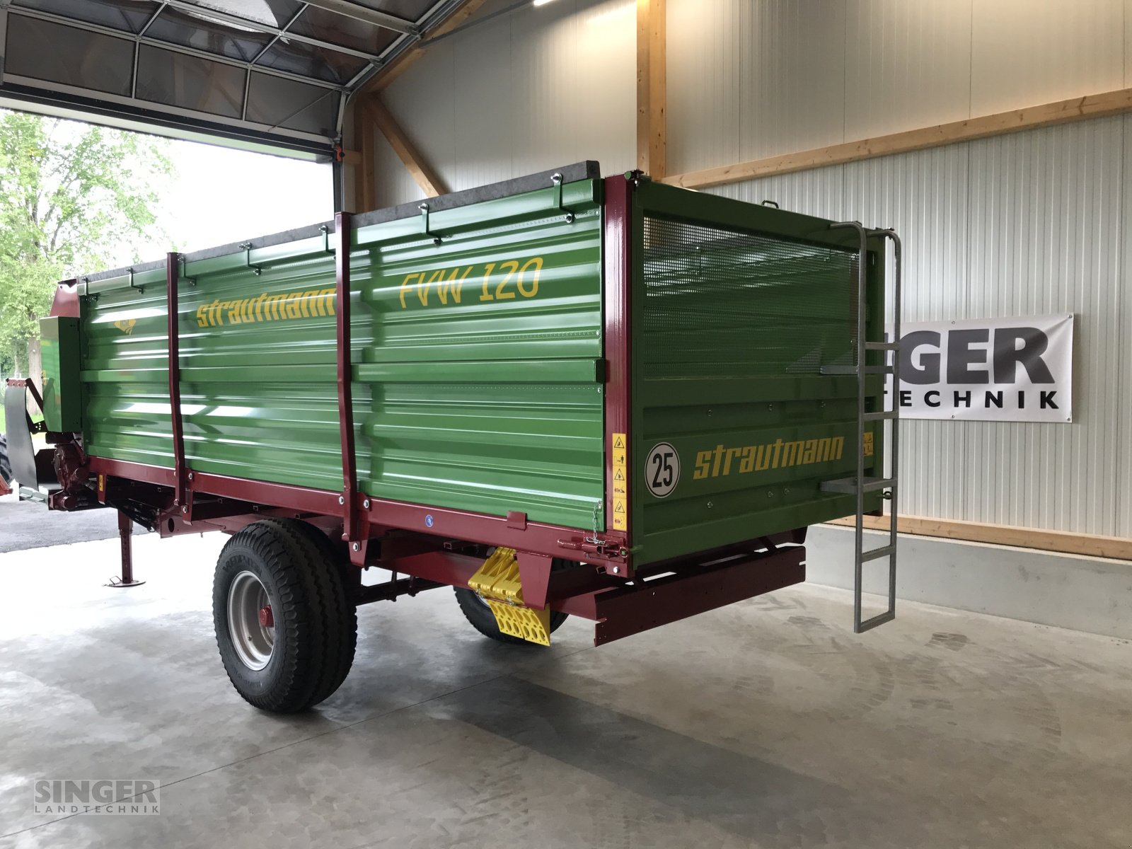 Futtermischwagen du type Strautmann FVW 120, Neumaschine en Ebenhofen (Photo 3)