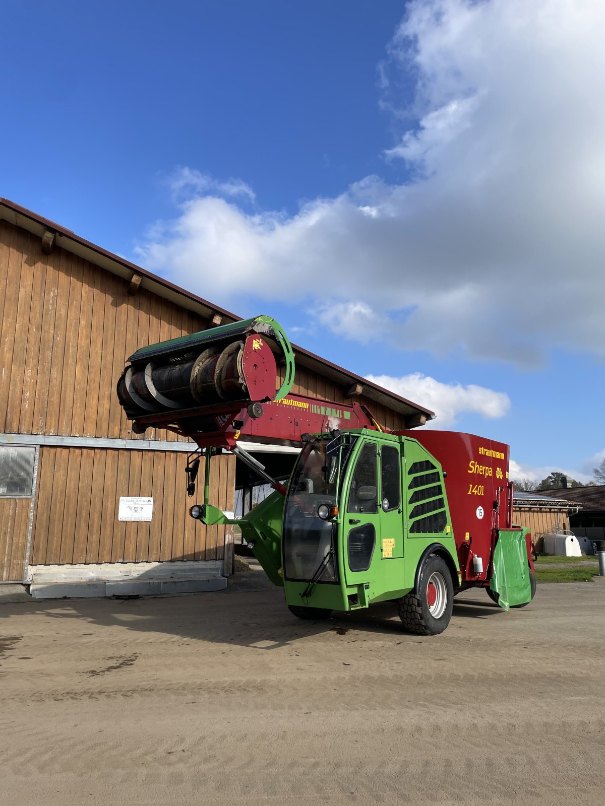 Futtermischwagen a típus Strautmann Sherpa 1401, Gebrauchtmaschine ekkor: Holzkirchen (Kép 1)