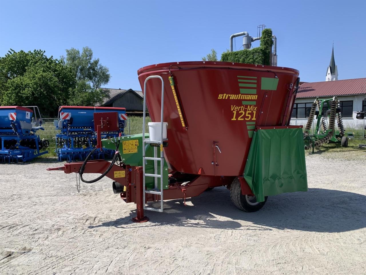 Futtermischwagen des Typs Strautmann VERTI-MIX 1251, Neumaschine in Unterdietfurt (Bild 3)