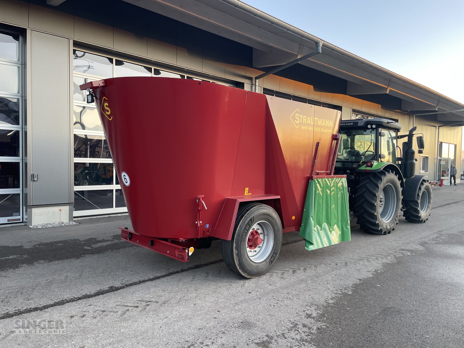 Futtermischwagen van het type Strautmann Verti-Mix 1500 Double K, Neumaschine in Ebenhofen (Foto 3)