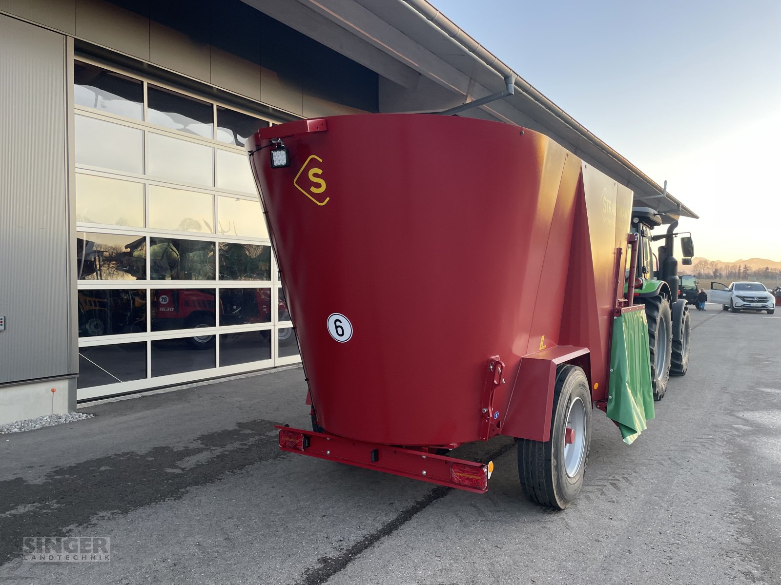 Futtermischwagen des Typs Strautmann Verti-Mix 1500 Double K, Neumaschine in Ebenhofen (Bild 4)