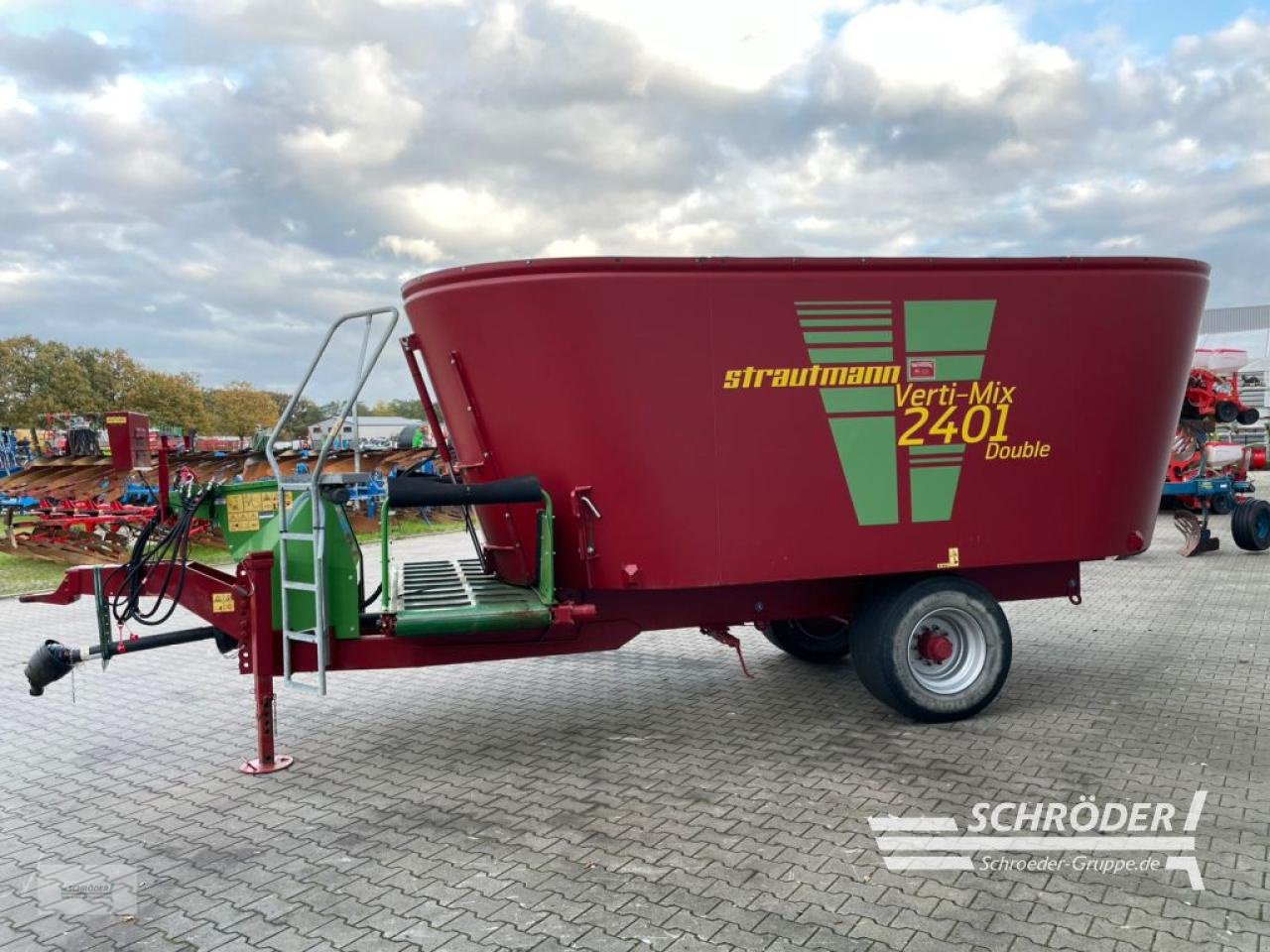 Futtermischwagen of the type Strautmann VERTI MIX 2401 DOUBLE, Gebrauchtmaschine in Westerstede (Picture 4)