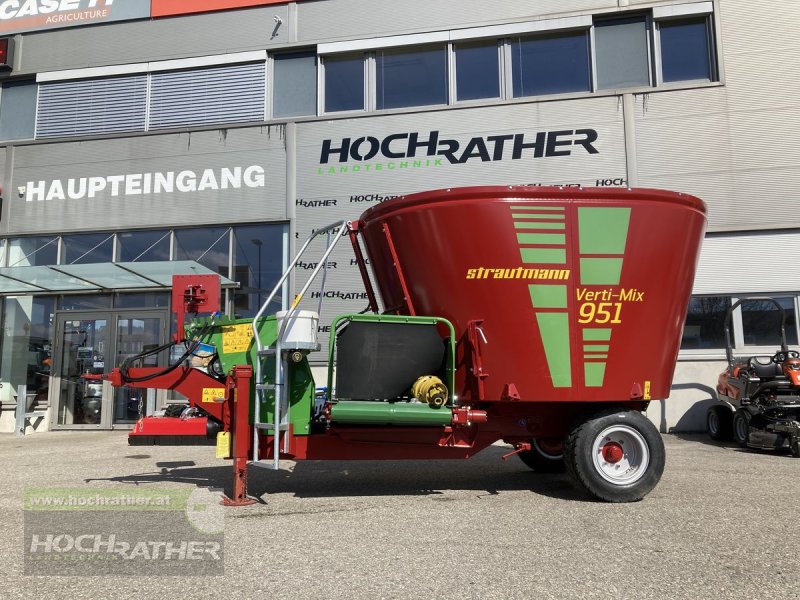 Futtermischwagen of the type Strautmann Verti-Mix 951, Neumaschine in Kronstorf (Picture 1)