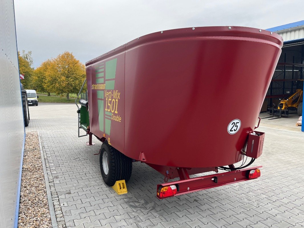 Futtermischwagen van het type Strautmann VM 1501 D, Neumaschine in Ebersbach (Foto 3)