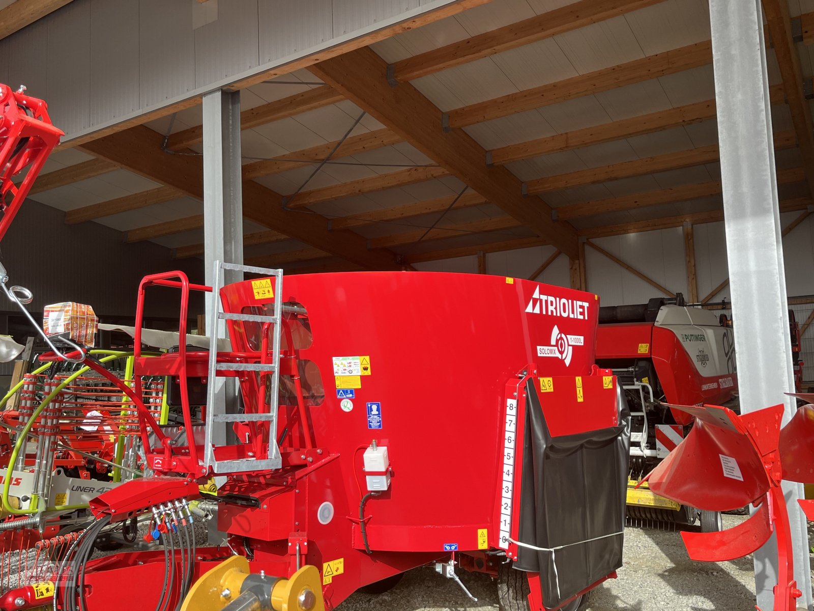 Futtermischwagen van het type Trioliet Solomix 1-1000L ZK, Neumaschine in Geiersthal (Foto 4)