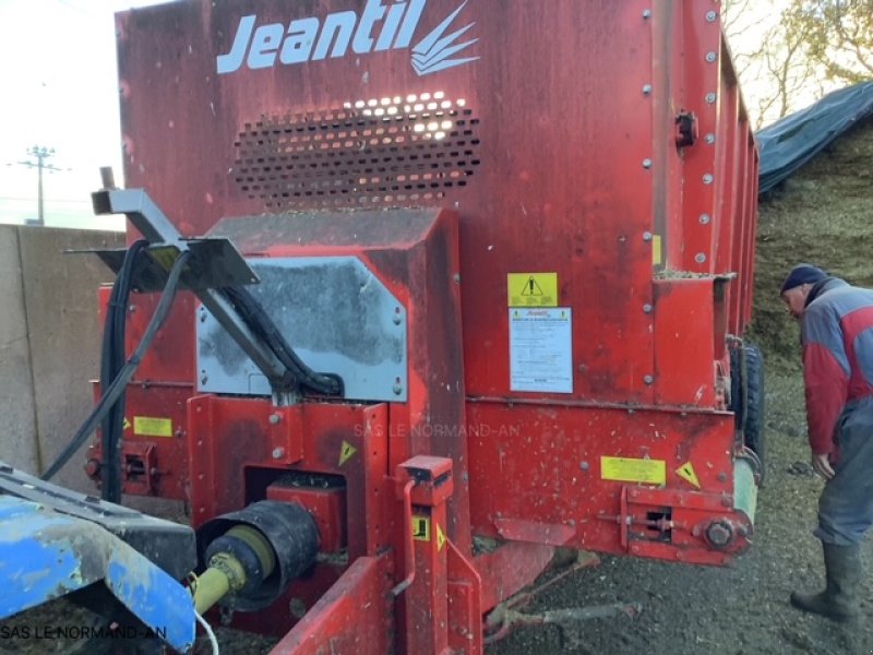 Futterverteilwagen del tipo Jeantil DM12, Gebrauchtmaschine en JOSSELIN (Imagen 3)