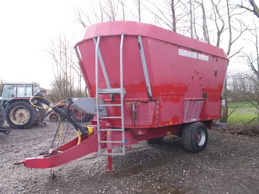 Futterverteilwagen des Typs JF Stoll Vm 27 Reduktionsgearkasse, Gebrauchtmaschine in Roslev (Bild 1)