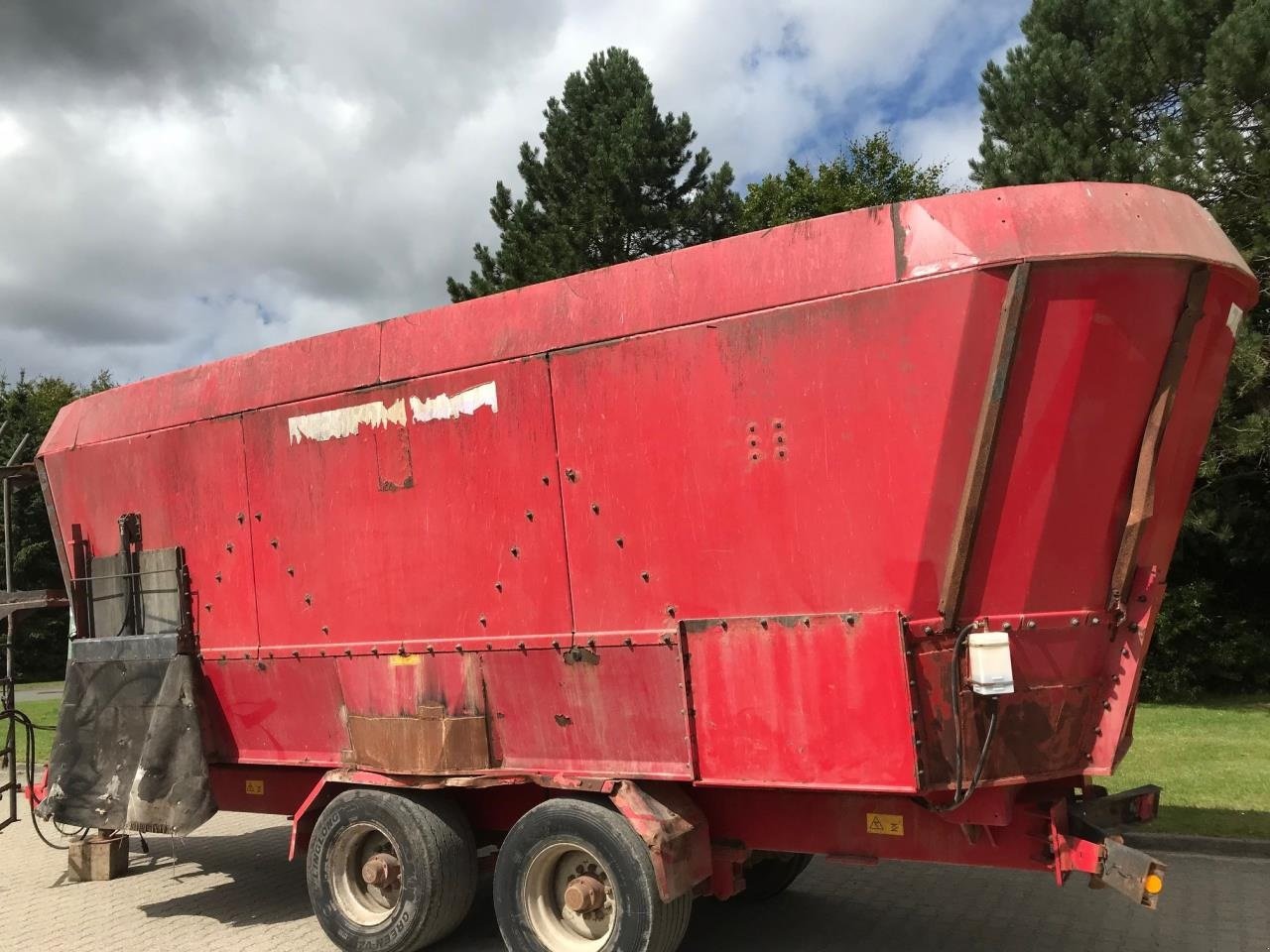 Futterverteilwagen typu JF KONGSKILDE 38M3 VERT, Gebrauchtmaschine v Tim (Obrázek 5)