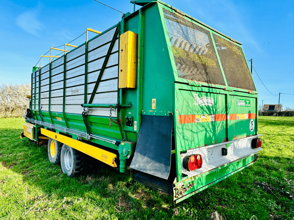 Futterverteilwagen типа Sonstige 28 M3, Gebrauchtmaschine в CONDE SUR VIRE (Фотография 3)