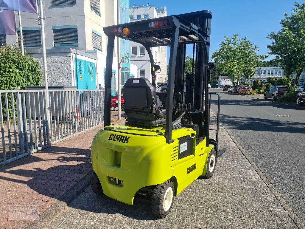 Gabelstapler Türe ait Clark GEX 16, Gebrauchtmaschine içinde Friedrichsdorf (resim 5)