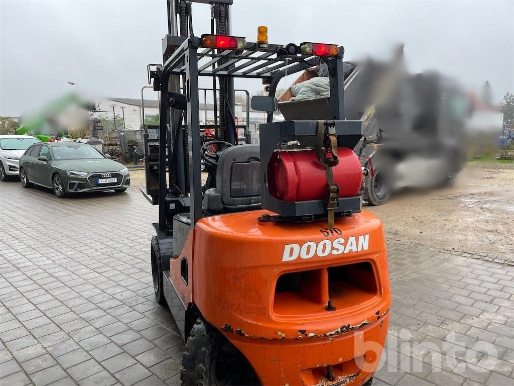 Gabelstapler van het type Doosan G33P, Gebrauchtmaschine in Düsseldorf (Foto 3)