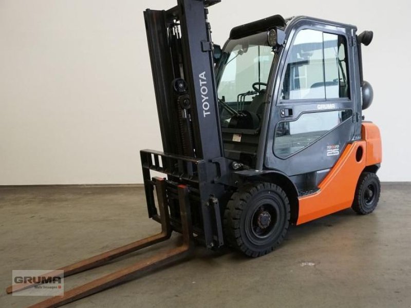 Gabelstapler del tipo Toyota 02-8FGF25, Gebrauchtmaschine en Friedberg-Derching (Imagen 1)