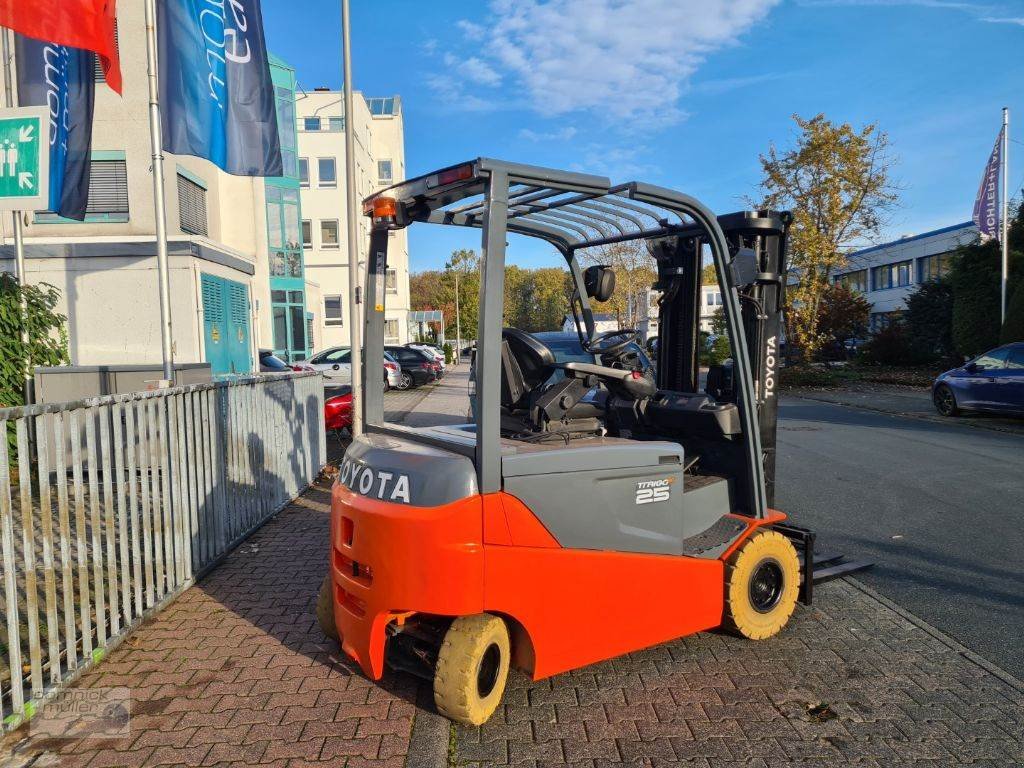 Gabelstapler tip Toyota 8FBMT25, Gebrauchtmaschine in Friedrichsdorf (Poză 2)