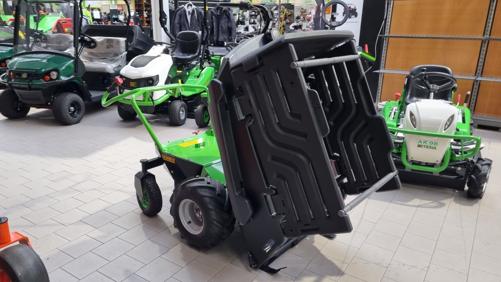 Geräteträger des Typs Etesia Donky, Neumaschine in Olpe (Bild 8)