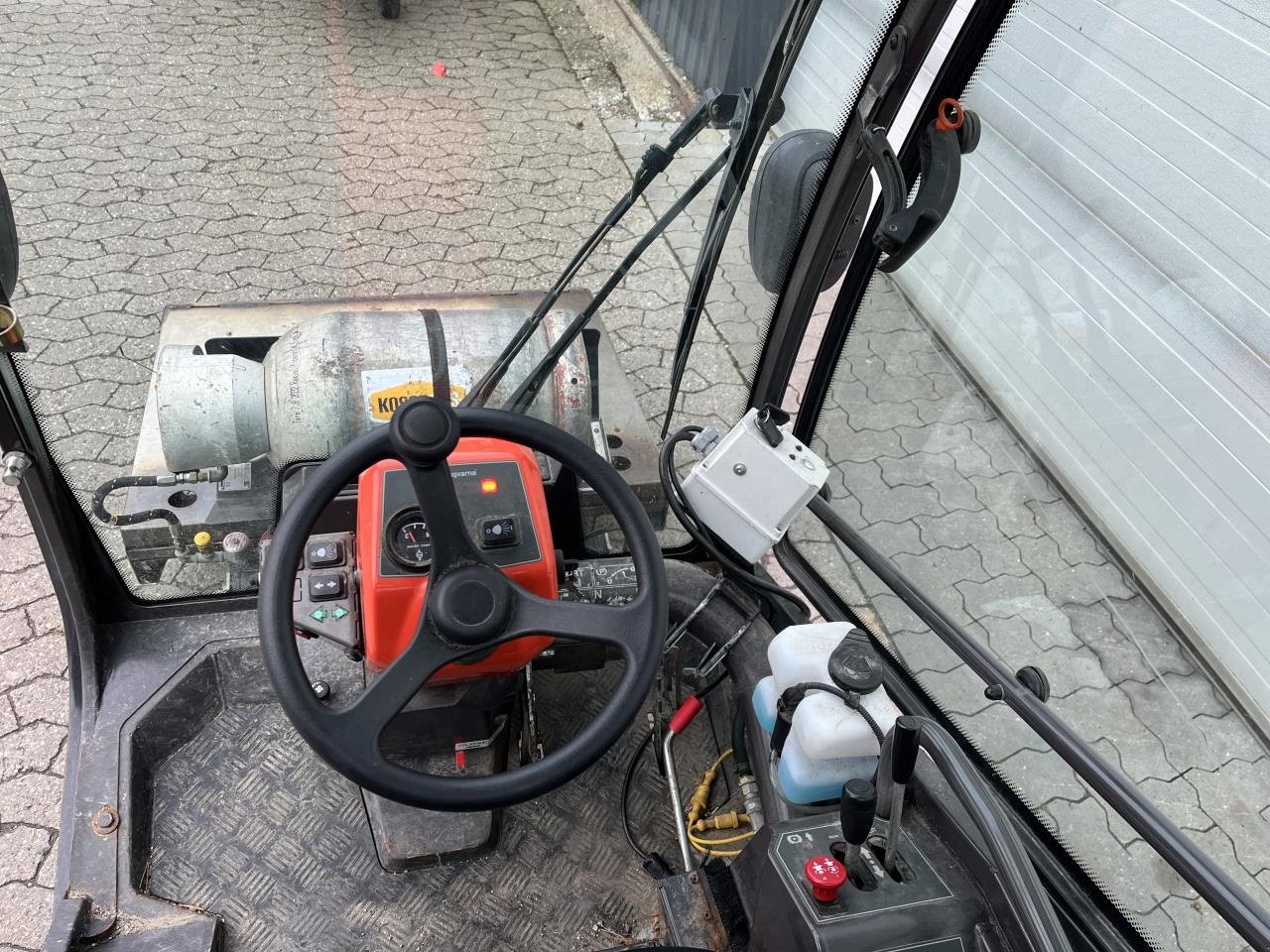 Geräteträger tip Husqvarna P525 D MED KABINE, Gebrauchtmaschine in Odder (Poză 4)