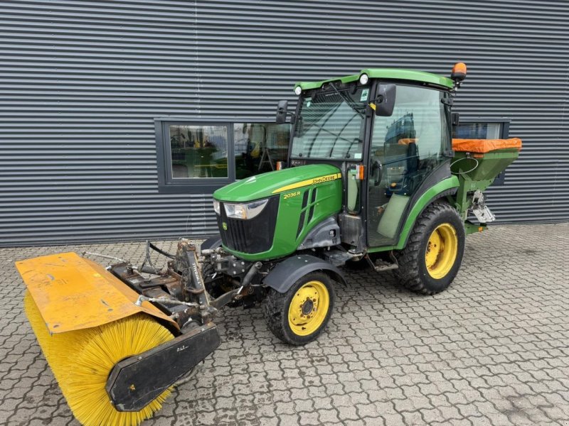 Geräteträger typu John Deere 2036R, Gebrauchtmaschine v Næstved