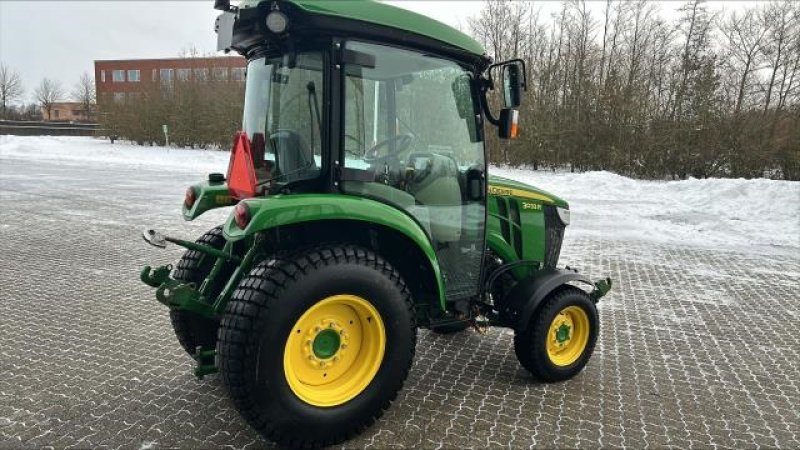 Geräteträger typu John Deere 3033R, Gebrauchtmaschine w Brønderslev (Zdjęcie 4)