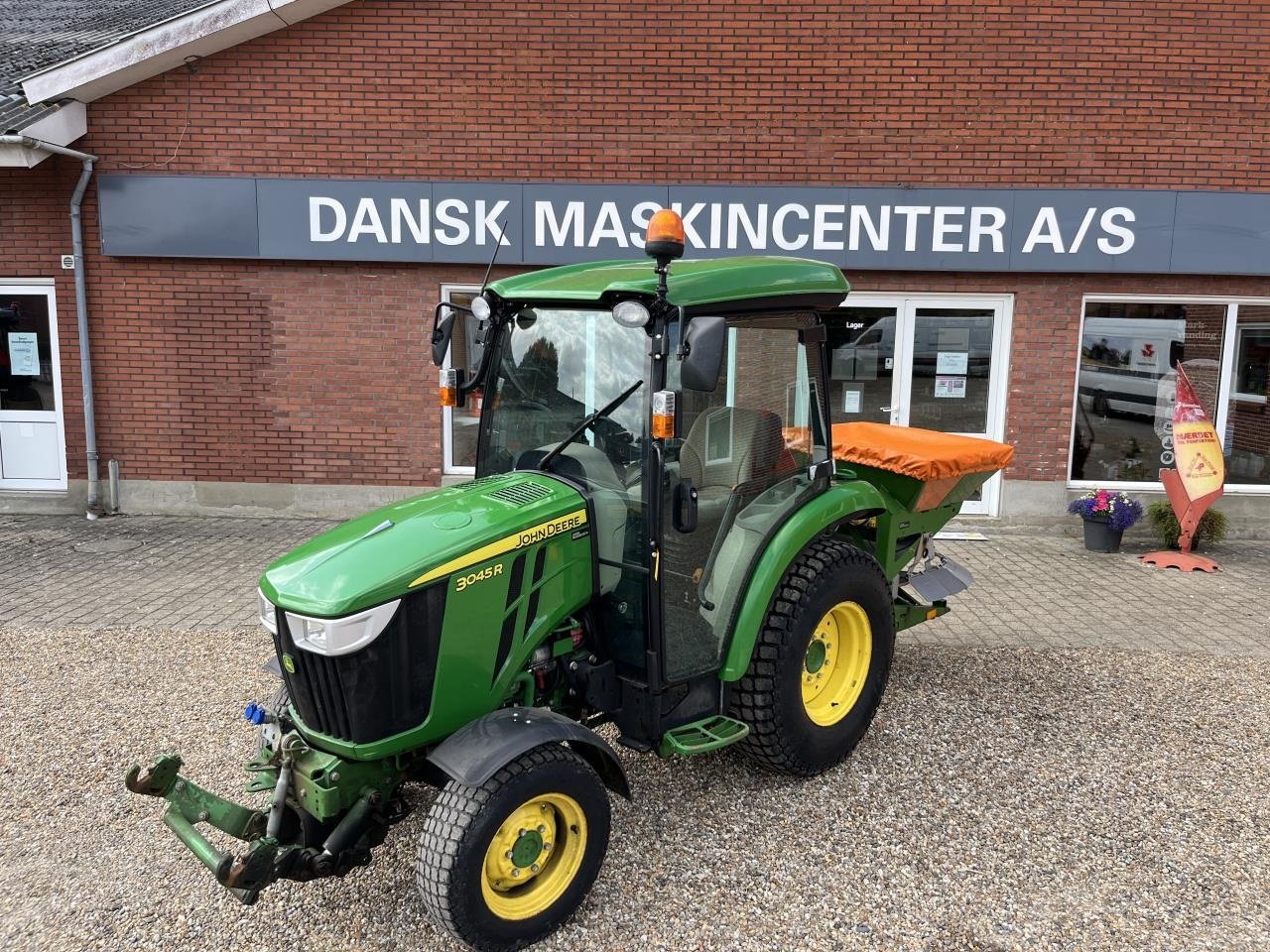 Geräteträger typu John Deere 3045R, Gebrauchtmaschine w Videbæk (Zdjęcie 1)