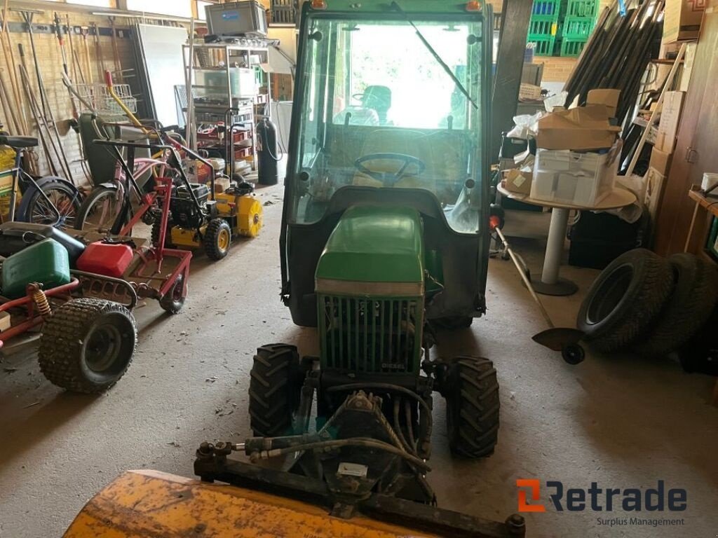 Geräteträger του τύπου John Deere 332 med kost, Gebrauchtmaschine σε Rødovre (Φωτογραφία 4)