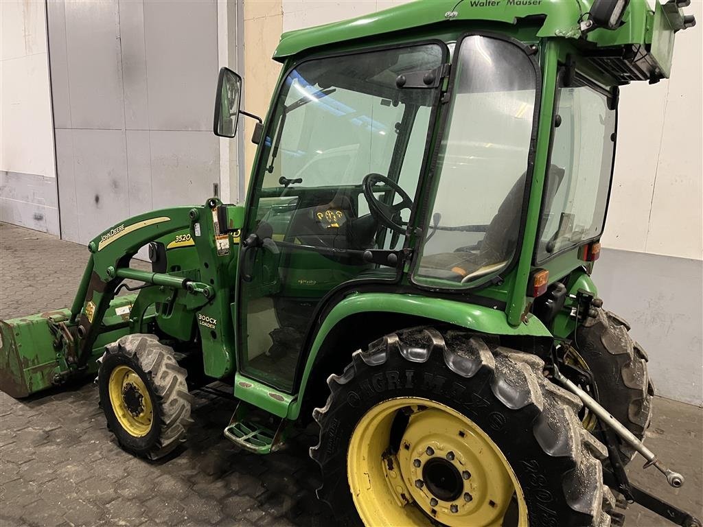 Geräteträger του τύπου John Deere 3520 Med læsser og frontlift, Gebrauchtmaschine σε Haderup (Φωτογραφία 3)