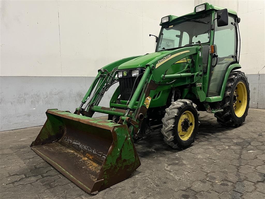 Geräteträger tip John Deere 3520 Med læsser og frontlift, Gebrauchtmaschine in Haderup (Poză 1)