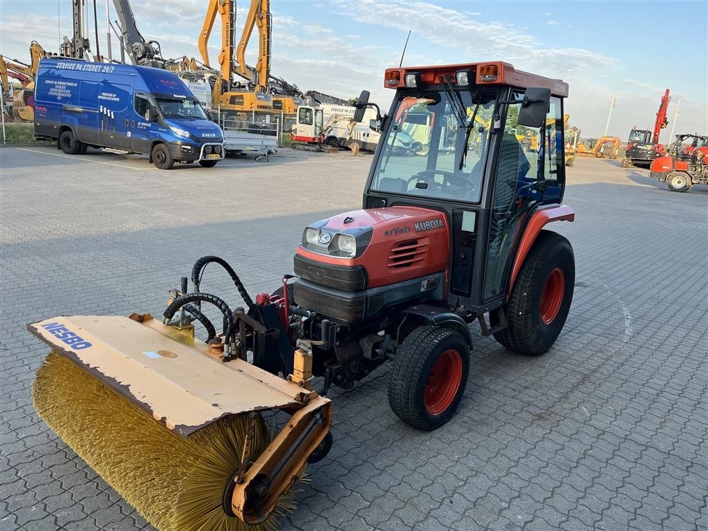 Geräteträger des Typs Kubota stv 40 med frontlift og hydraulisk kost, Gebrauchtmaschine in Rønnede (Bild 4)