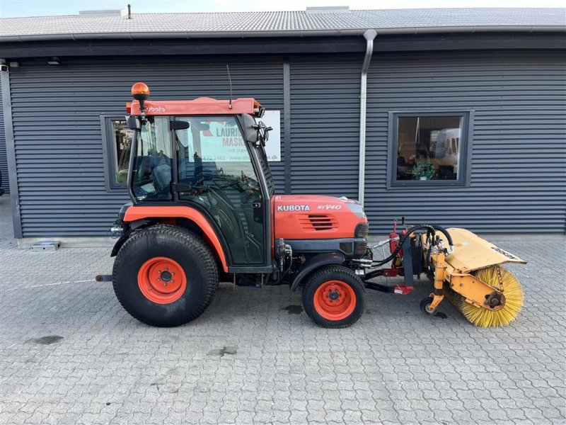 Geräteträger του τύπου Kubota stv 40 med frontlift og hydraulisk kost, Gebrauchtmaschine σε Rønnede (Φωτογραφία 1)