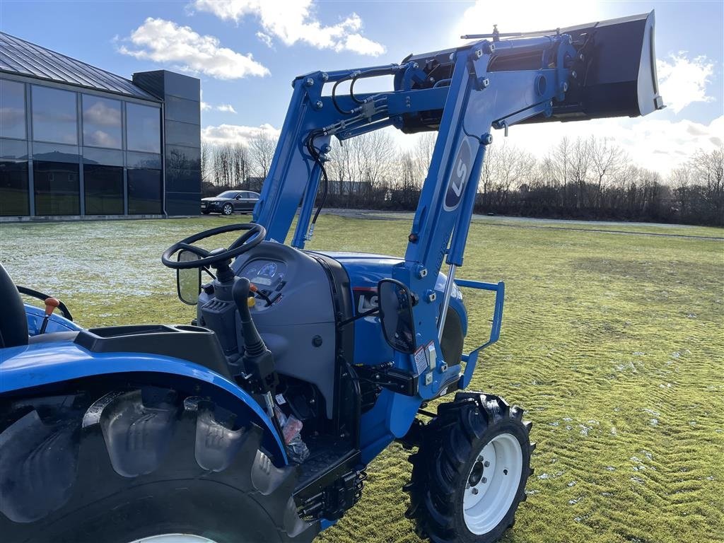 Geräteträger des Typs LS Tractor MT3.40 HST, Gebrauchtmaschine in Herning (Bild 6)