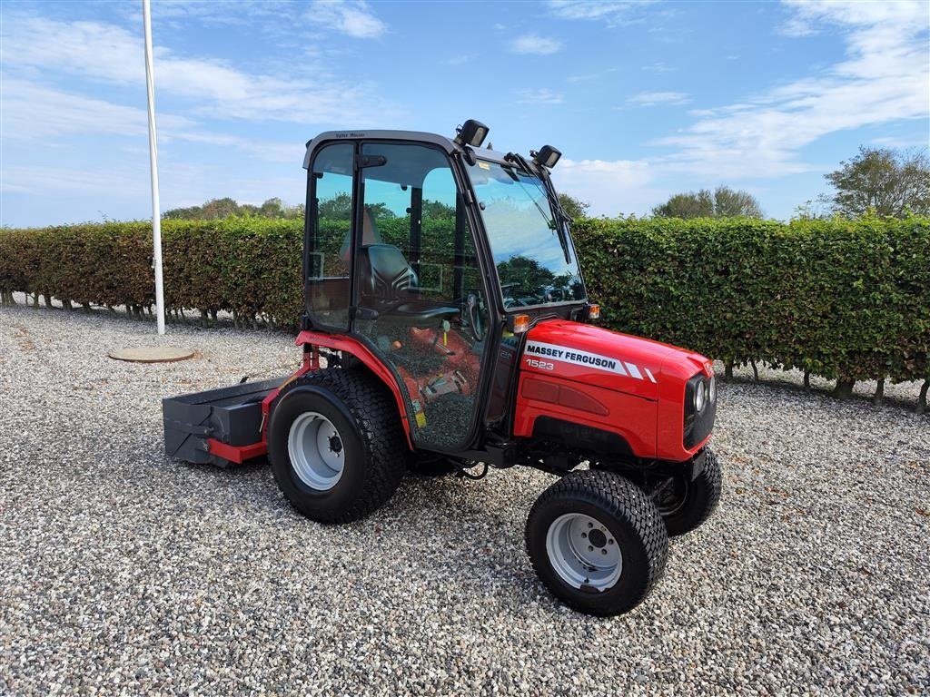 Geräteträger des Typs Massey Ferguson 1523 Lukket kabine, 4wd., Gebrauchtmaschine in Gredstedbro (Bild 1)