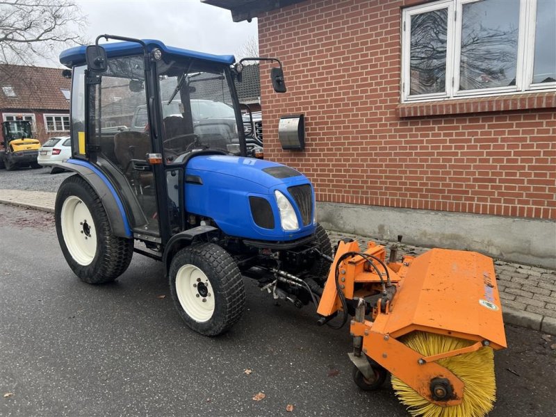 Geräteträger del tipo New Holland BOOMER 35 HST Med kost og aircondition, Gebrauchtmaschine In Vejle (Immagine 1)