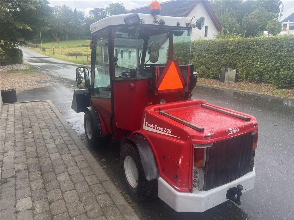 Geräteträger des Typs Timan Timan Tool-Trac 245, Gebrauchtmaschine in Vejle (Bild 3)