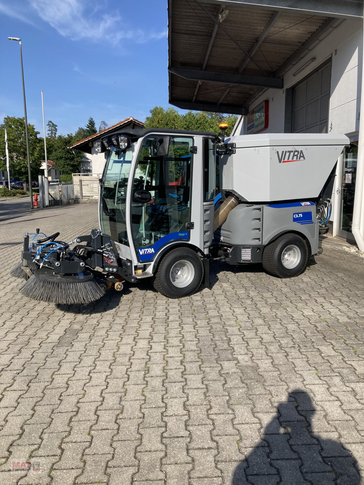 Geräteträger van het type Vitra C 3.75, Neumaschine in Waldkraiburg (Foto 1)