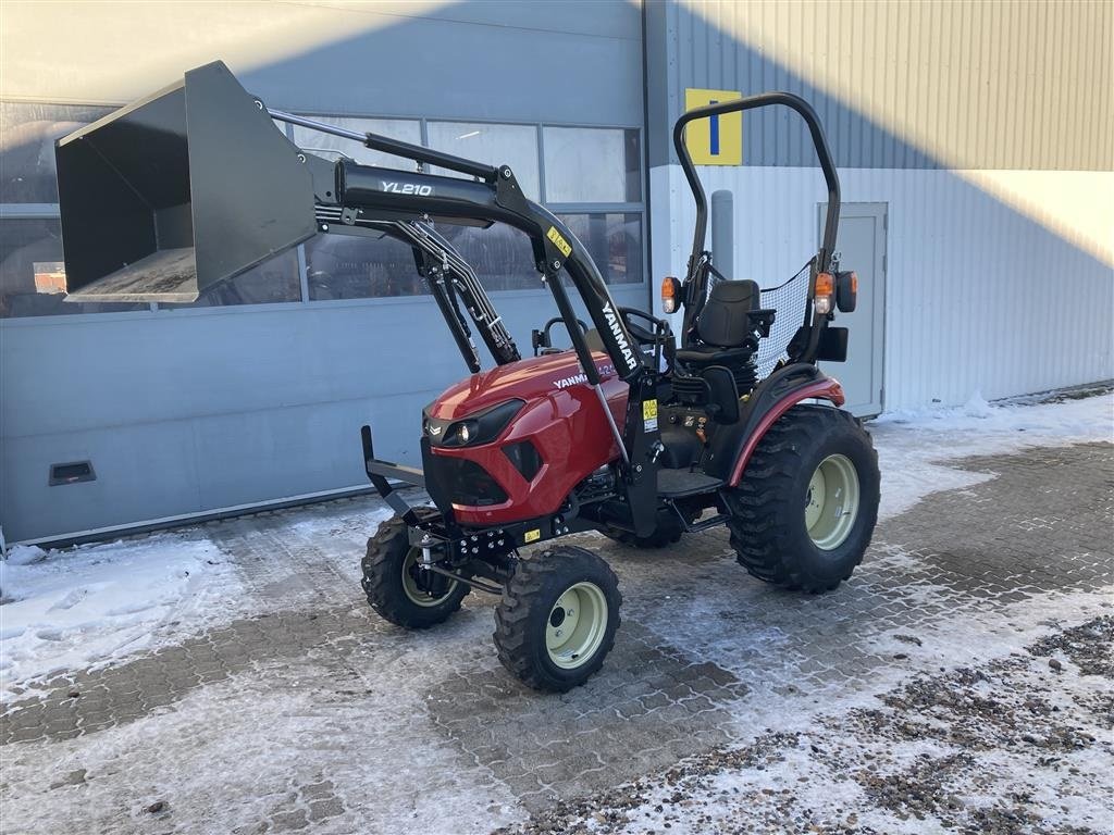 Geräteträger van het type Yanmar SA 424 4WD Frontlæsser, Gebrauchtmaschine in Lemvig (Foto 4)