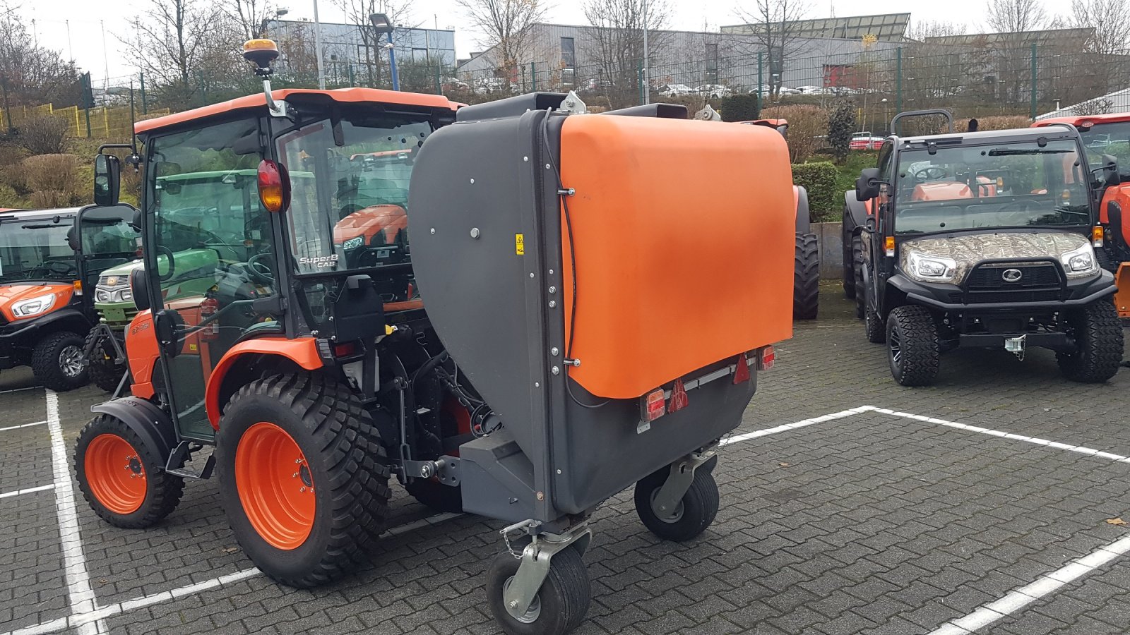 Gras- & Laubsammelcontainer tipa Kubota CLS1050  Demo, Gebrauchtmaschine u Olpe (Slika 1)