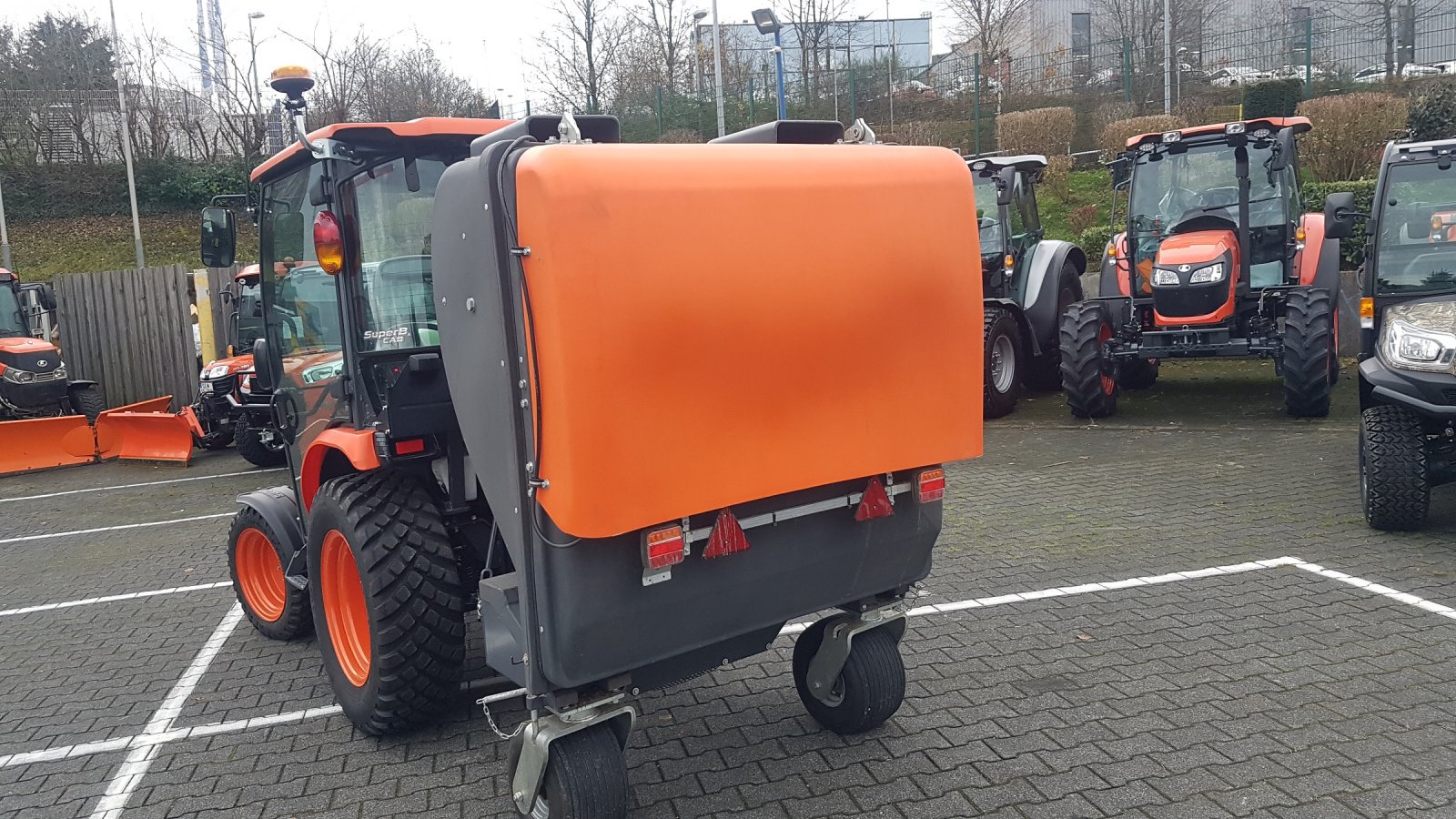 Gras- & Laubsammelcontainer типа Kubota CLS1050  Demo, Gebrauchtmaschine в Olpe (Фотография 3)