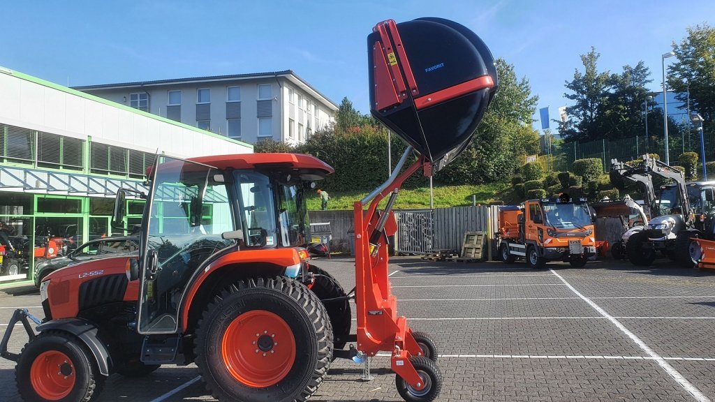 Gras- & Laubsammelcontainer of the type Wiedenmann Favorit XP Neu, Neumaschine in Olpe (Picture 1)