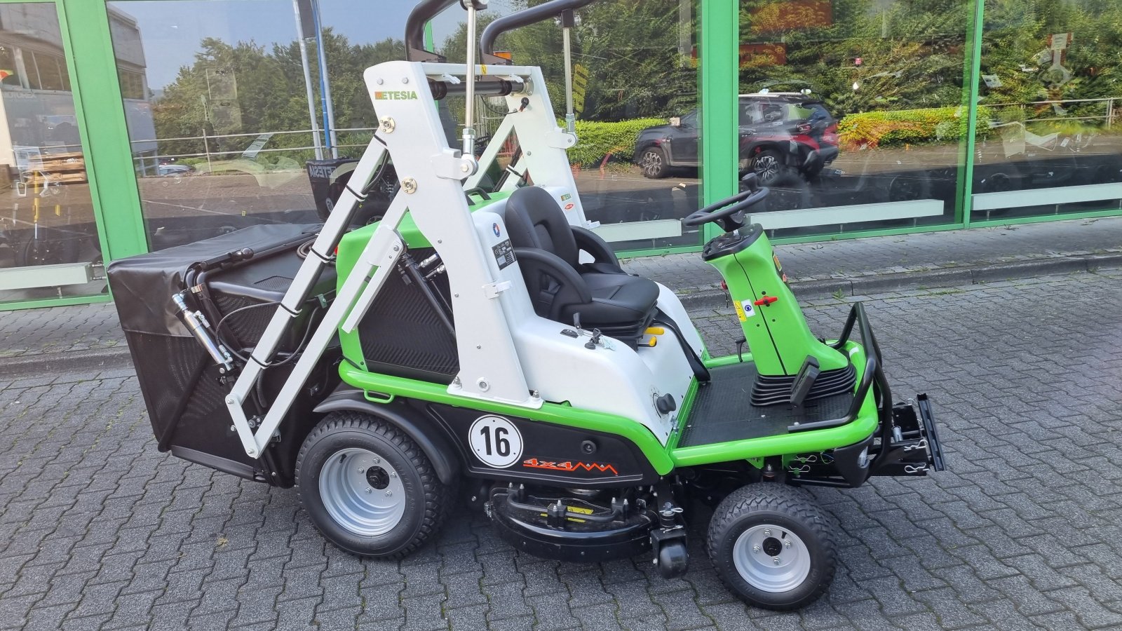 Großflächenmäher Türe ait Etesia H124 DX Allrad Hochentleerung, Neumaschine içinde Olpe (resim 12)