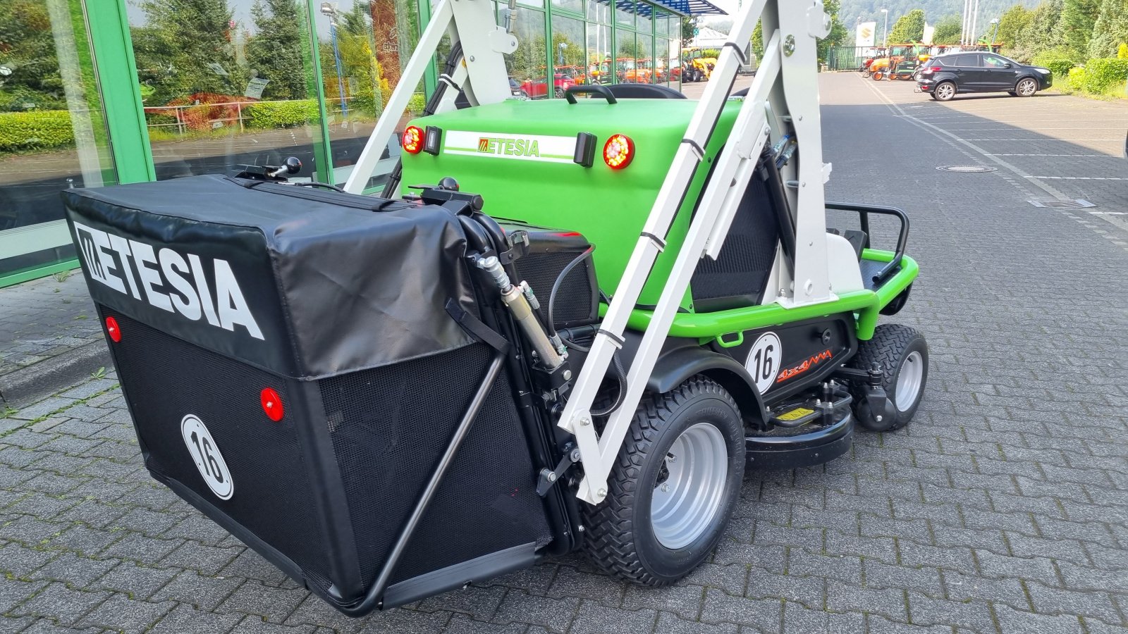 Großflächenmäher Türe ait Etesia H124 DX Allrad Hochentleerung, Neumaschine içinde Olpe (resim 15)