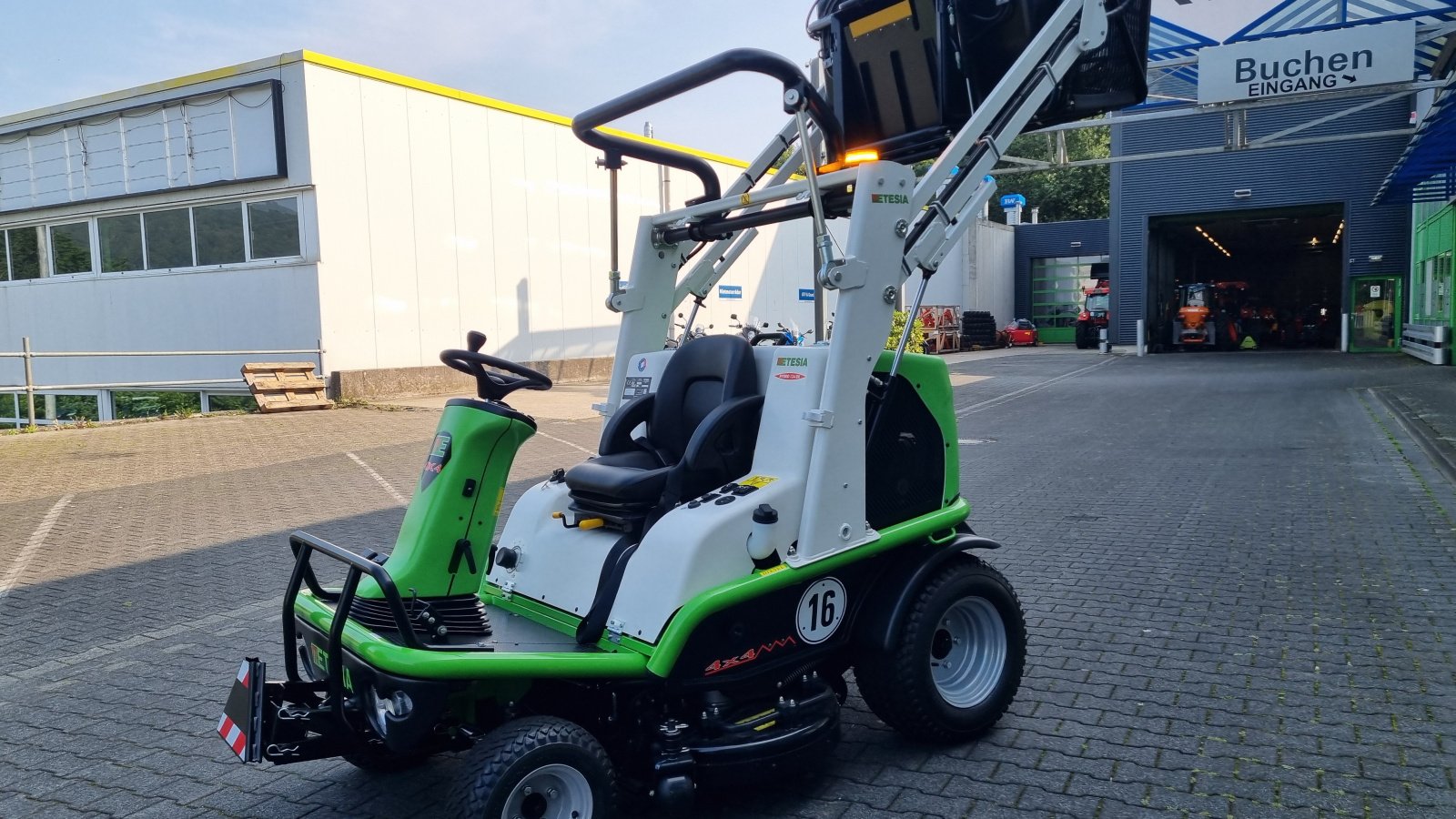 Großflächenmäher van het type Etesia H124 DX Allrad Hochentleerung, Neumaschine in Olpe (Foto 19)