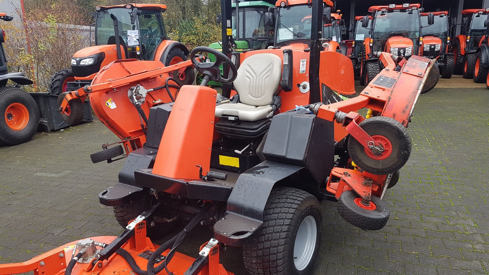 Großflächenmäher van het type Jacobsen R311, Gebrauchtmaschine in Olpe (Foto 3)