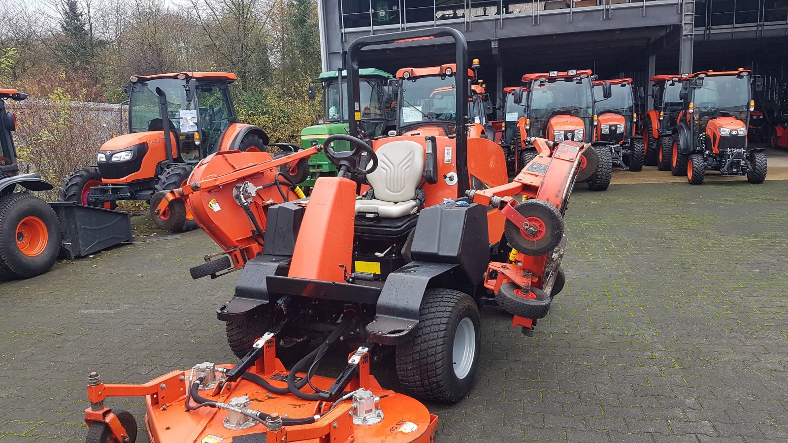 Großflächenmäher van het type Jacobsen R311, Gebrauchtmaschine in Olpe (Foto 4)