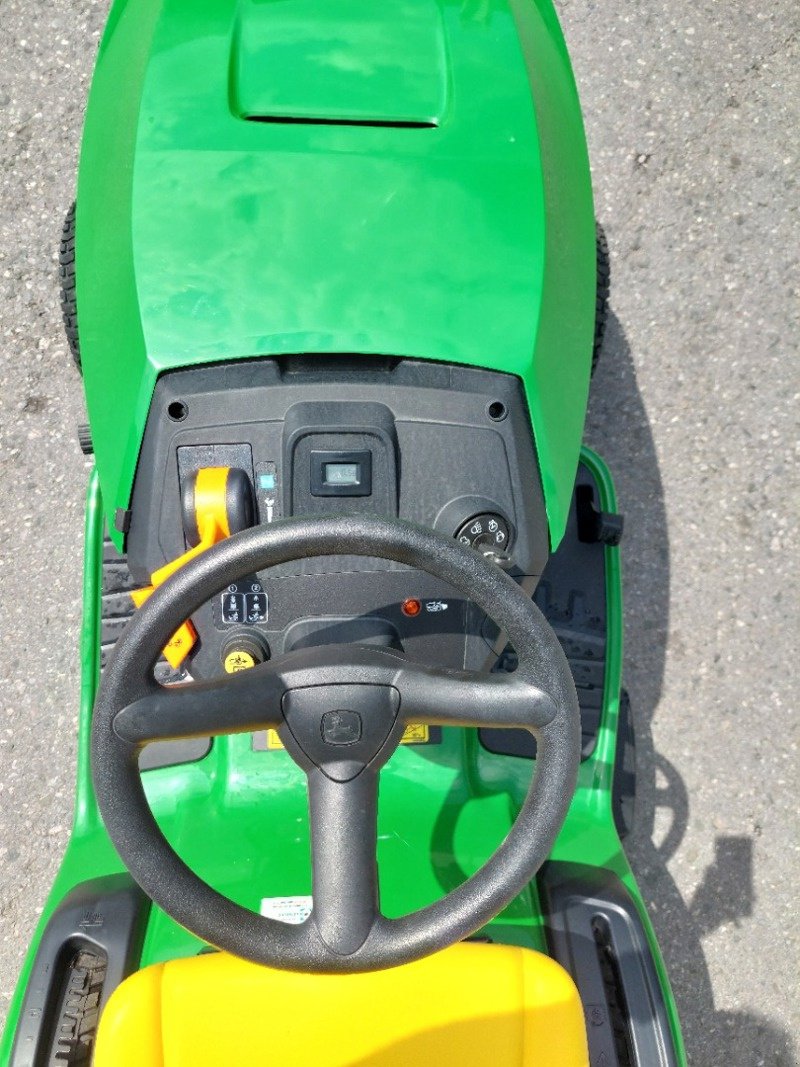 Großflächenmäher типа John Deere X117R, Neumaschine в Eichberg (Фотография 6)