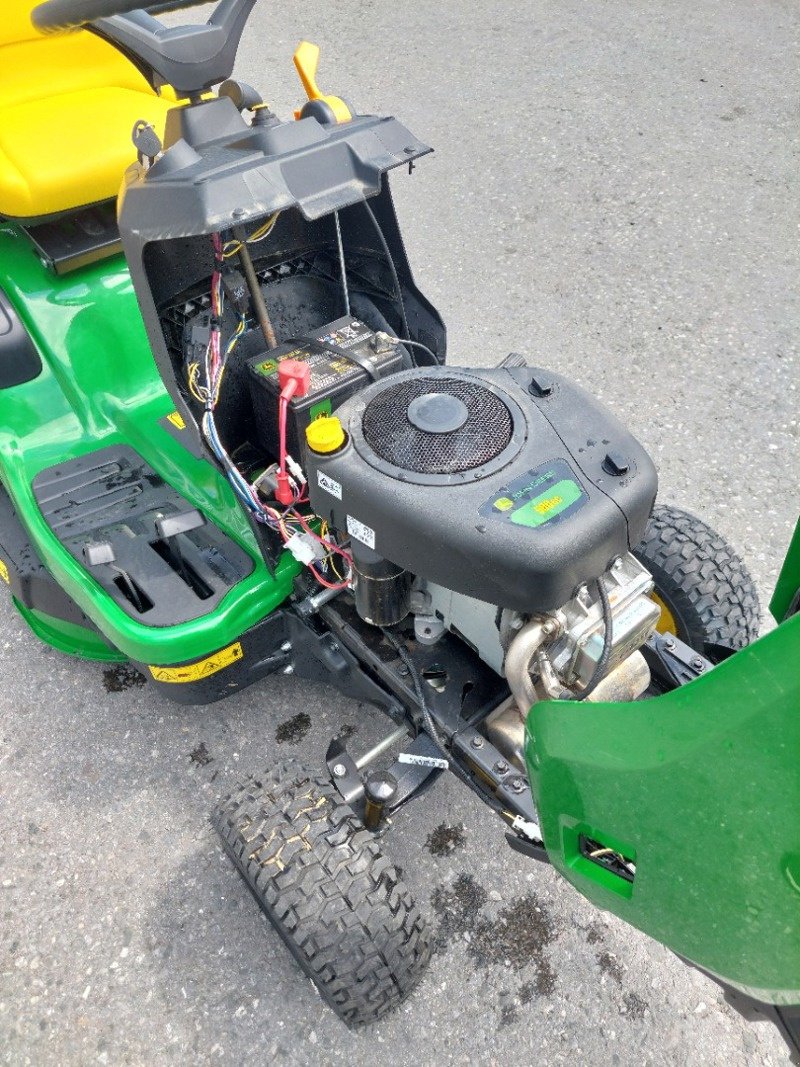 Großflächenmäher typu John Deere X117R, Neumaschine w Eichberg (Zdjęcie 8)