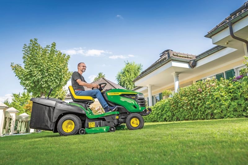 Großflächenmäher du type John Deere X167R, Neumaschine en Regensdorf (Photo 2)