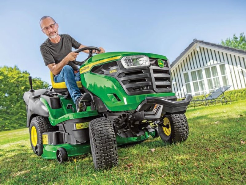 Großflächenmäher van het type John Deere X167R, Neumaschine in Regensdorf (Foto 1)