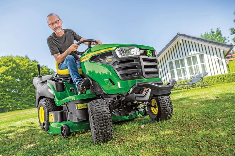 Großflächenmäher tip John Deere X167R, Neumaschine in Regensdorf (Poză 1)