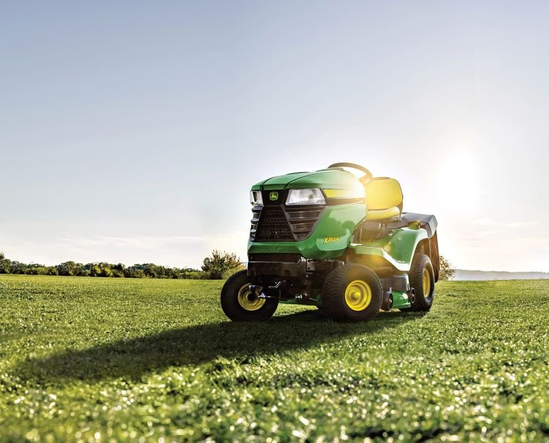 Großflächenmäher des Typs John Deere X350R, Neumaschine in Regensdorf (Bild 2)